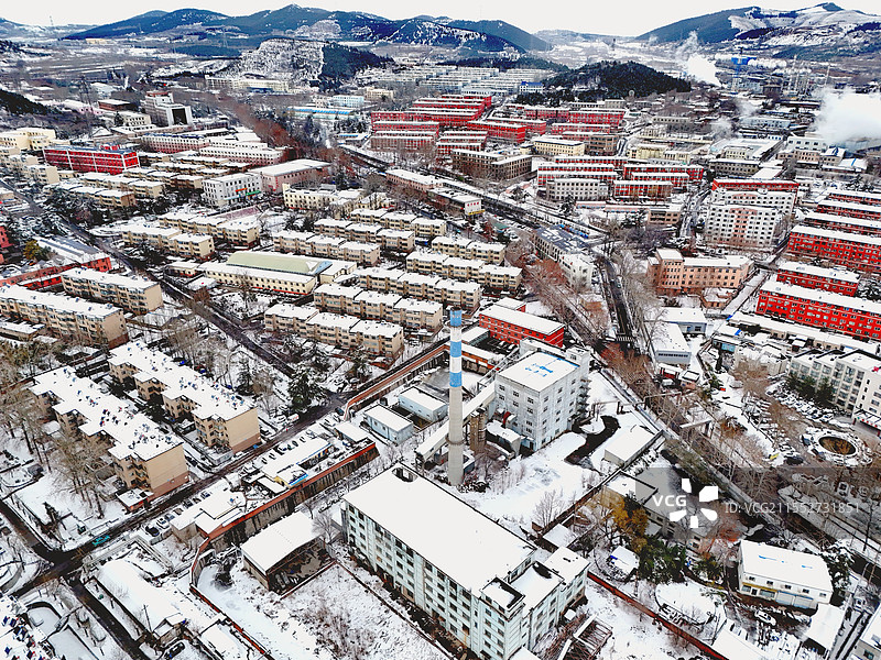 雪后的工业城市图片素材