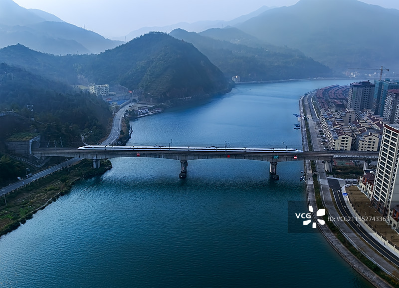 跨越瓯江图片素材