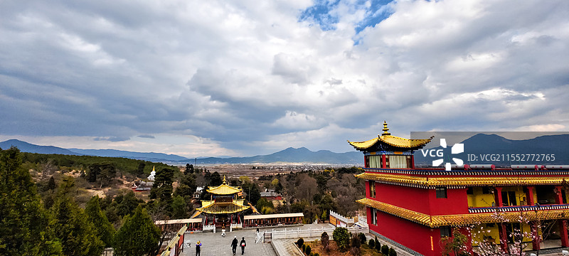 全屏拍摄的云南丽江指云寺风光照图片素材