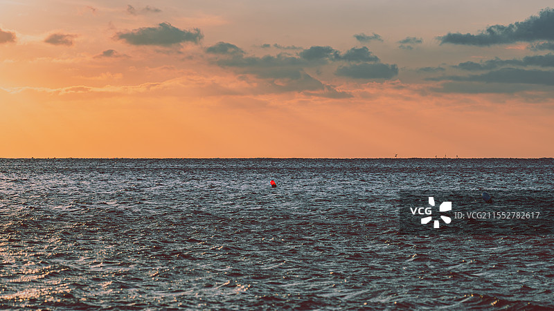 旅顺世界和平公园的傍晚图片素材