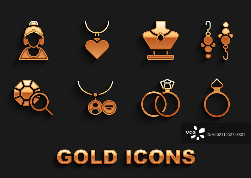 项链上的锁骨吊坠与钻石耳环图片素材