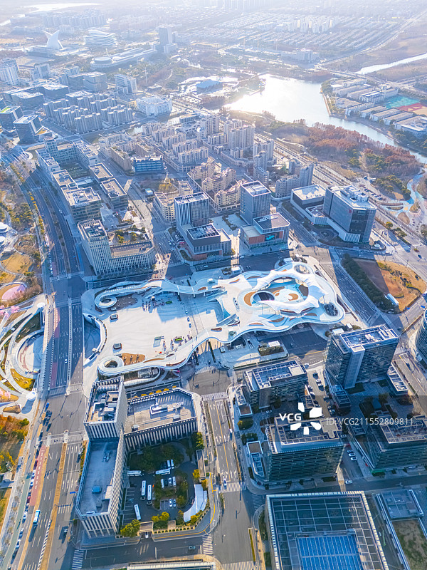 航拍上海临港滴水湖金融湾图片素材