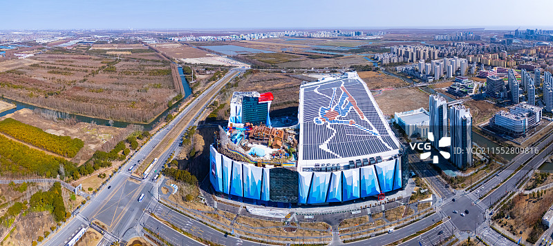 航拍上海临港新区耀雪冰雪世界图片素材