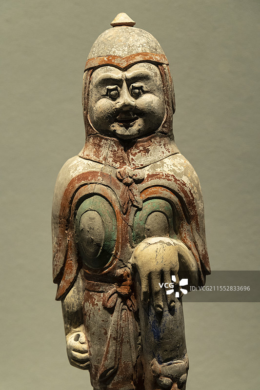 山西博物院“民族熔炉”展：按盾武士俑（北齐·河清元年，山西省寿阳县贾家庄村厍狄迴洛墓出土）图片素材