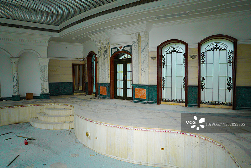 中国广东省佛山市，四星级大酒店，废弃建筑之美！图片素材