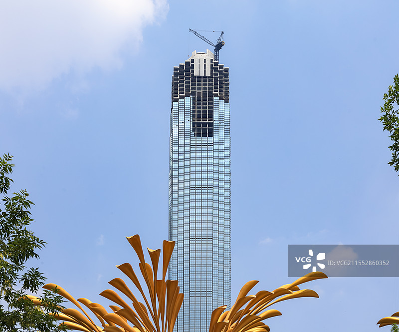 建设中的山东绿地国际金融中心图片素材