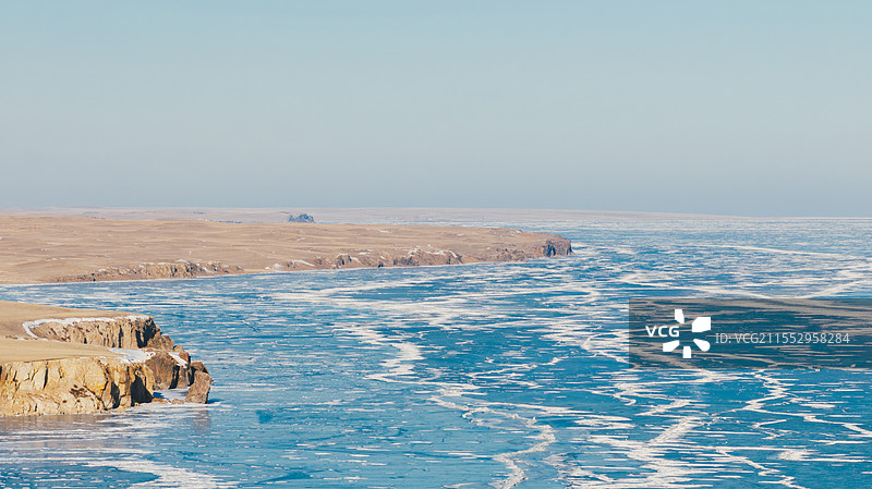 呼伦贝尔 呼伦湖 冬季冰裂 成吉思汗拴马桩图片素材