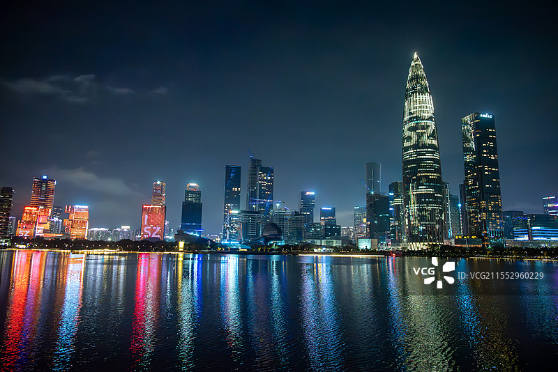 深圳南山区城市风光繁华夜景-人才公园-春笋大厦-灯光城市天际线建筑经济金融区图片素材