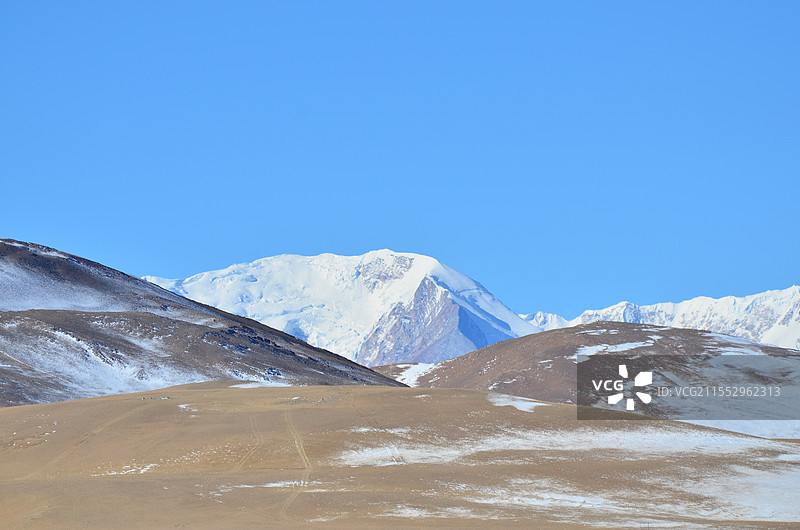 岗彭庆峰图片素材