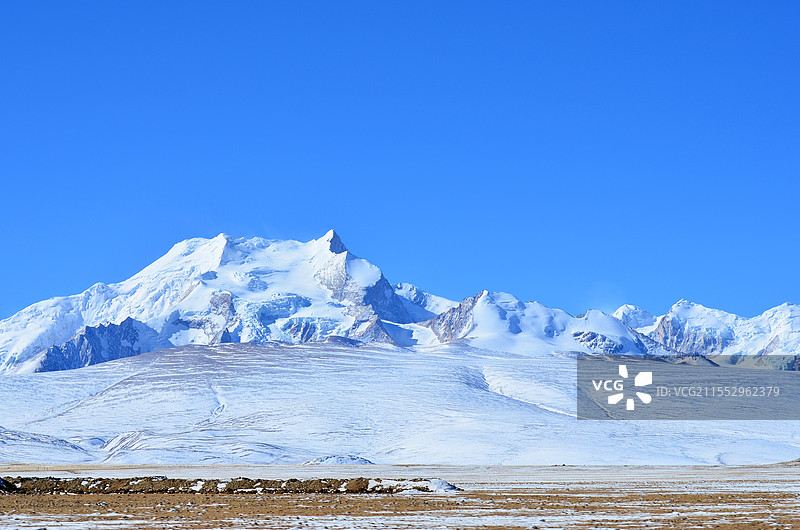 岗彭庆峰图片素材