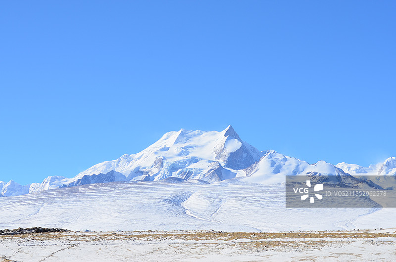 岗彭庆峰图片素材