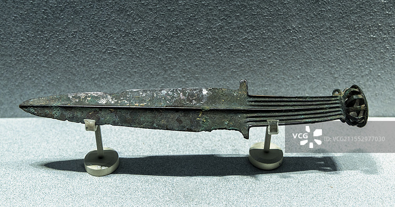 山西博物院“夏商踪迹”展：铃首剑（商，山西省忻州市保德县林遮峪遗址出土）图片素材