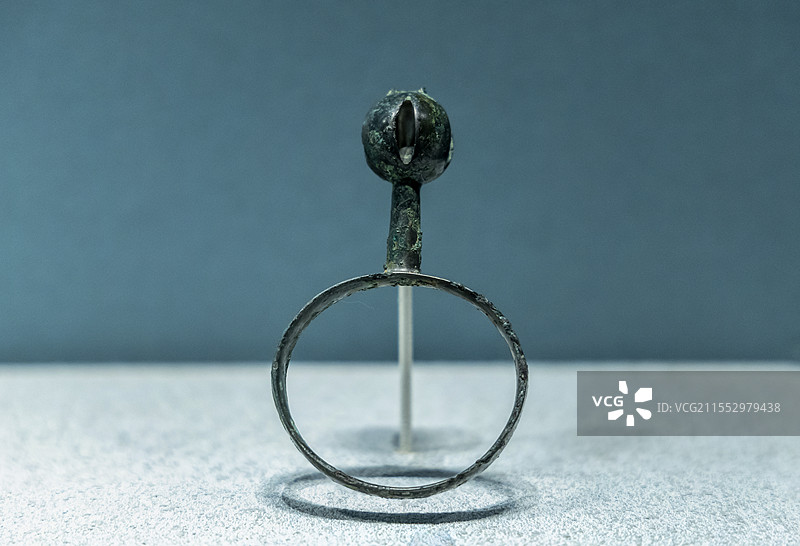 山西博物院“夏商踪迹”展：带环铃（商，山西省吕梁市石楼县桃花庄墓葬出土）图片素材