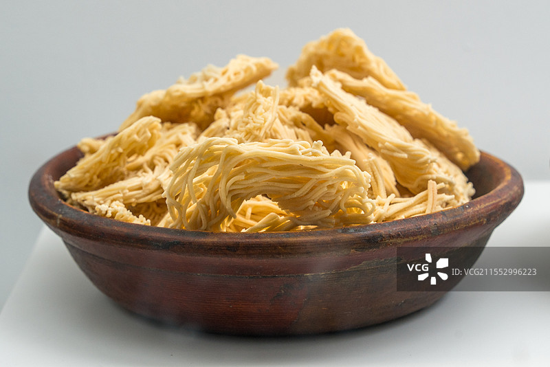 阿拉善酪丹子，木碗中的草原风味图片素材