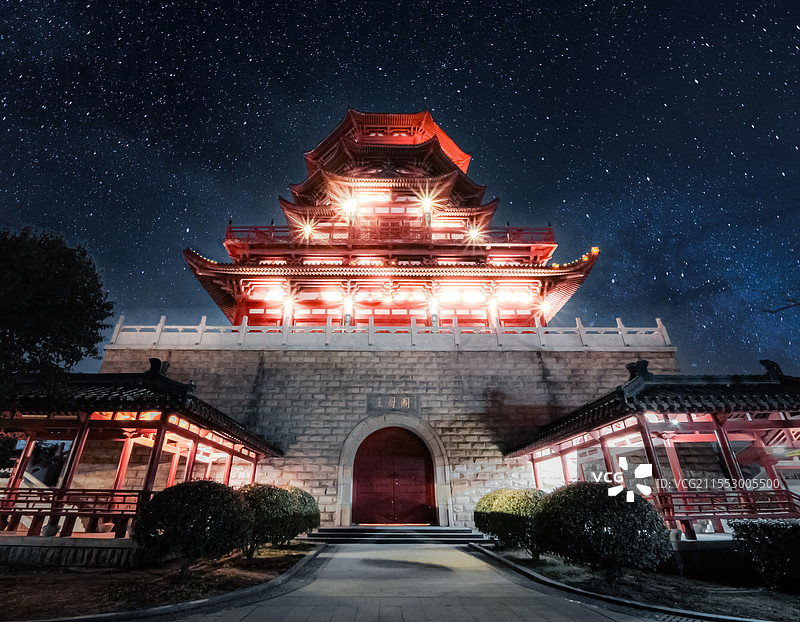 济宁南池公园王母阁夜景图片素材