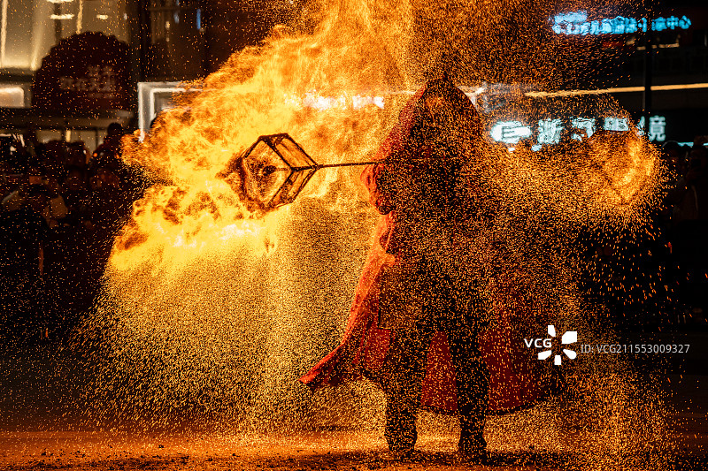 火壶表演 中国传统节日文化民俗图片素材