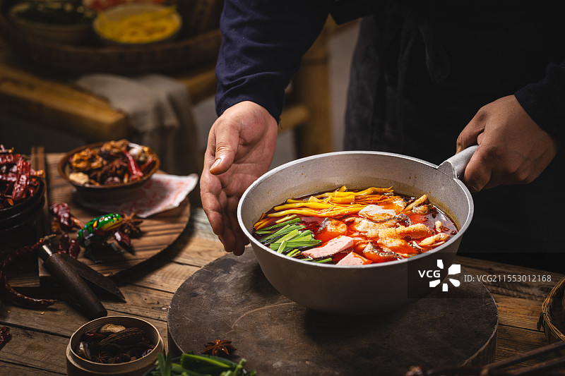 中式风格传统麻辣鱼片米线图片素材