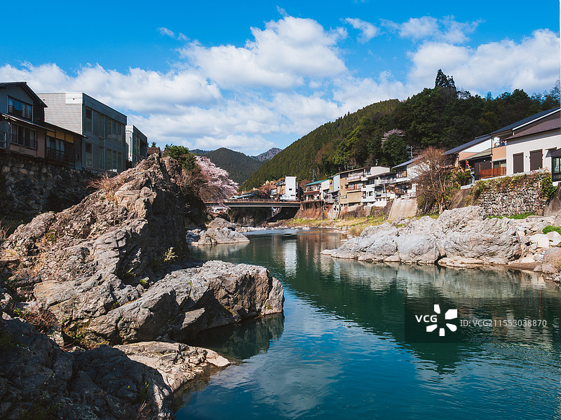日本樱花季郡上市郡上八藩长良川风景图片素材