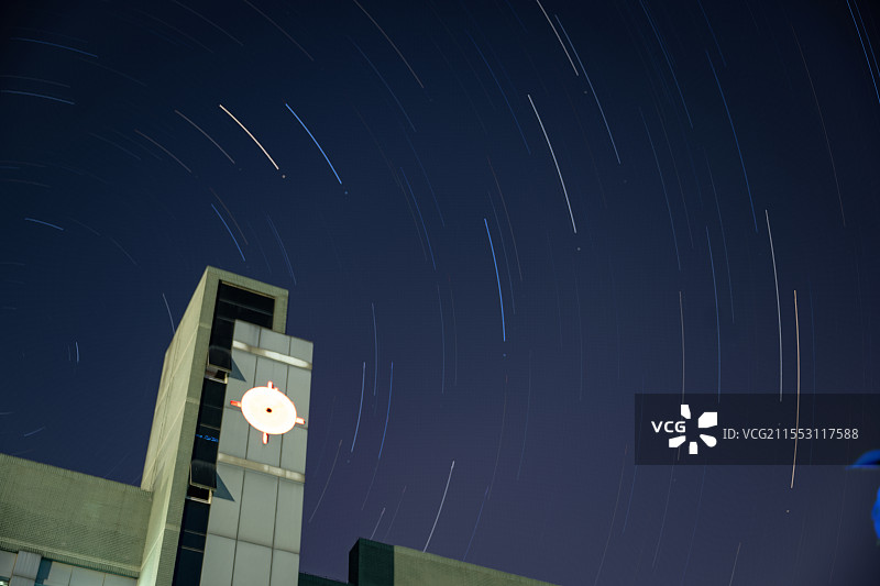 北京理工大学良乡校区-理教-星轨图片素材