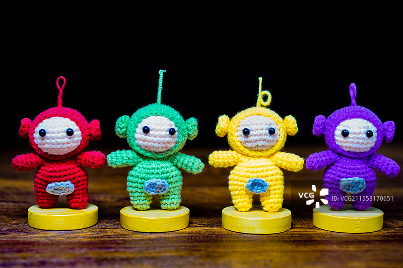 天线宝宝一家人-毛线手工针织玩具图片素材