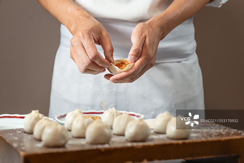 手工包饺子图片素材