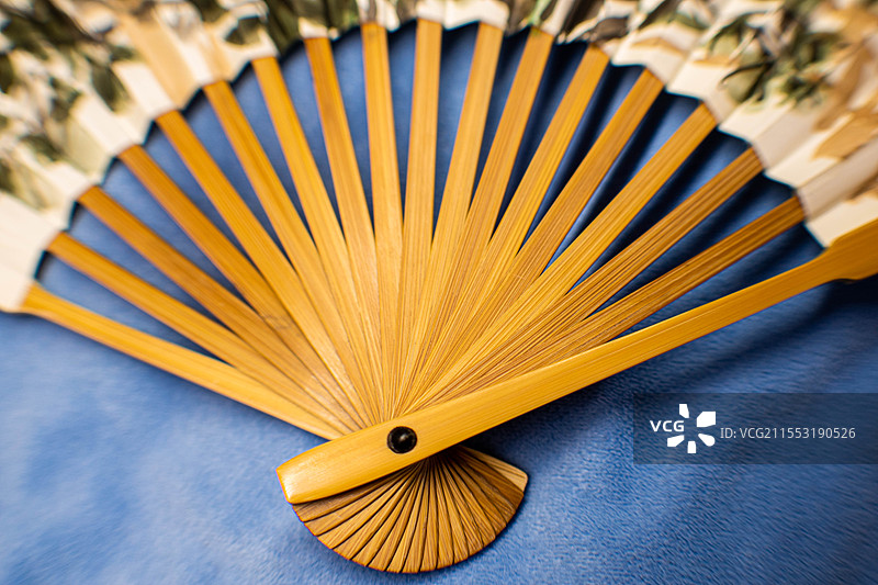 折扇、轻便扇、秀珍扇、手工画扇、扇、扇子、古风折扇图片素材
