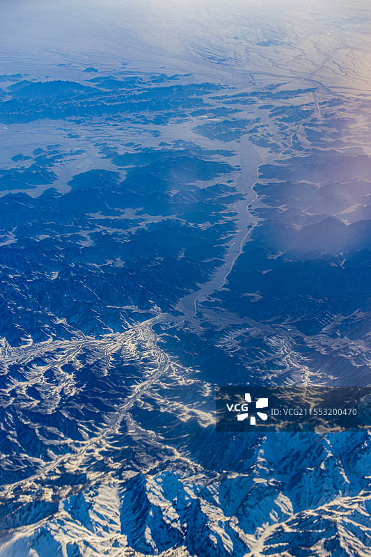 飞机俯拍下的天山山脉图片素材
