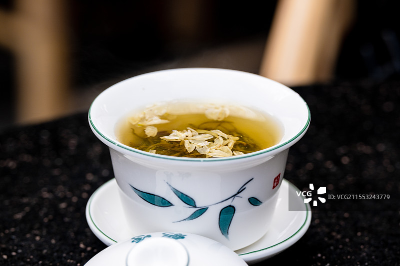 成都 盖碗茶 白色陶瓷茶杯图片素材