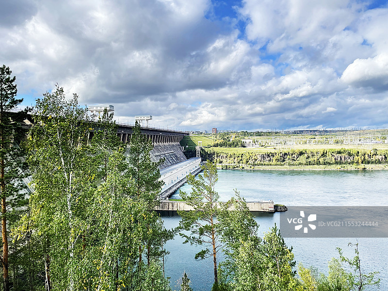 水库 水坝 俄罗斯布拉茨克水电站的自然风光图片素材