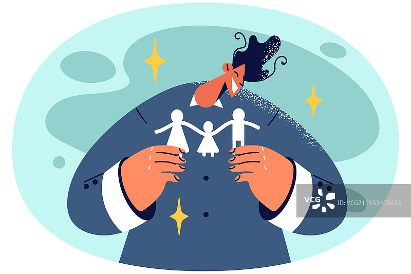 男人手中拿着纸质家庭模型图片素材