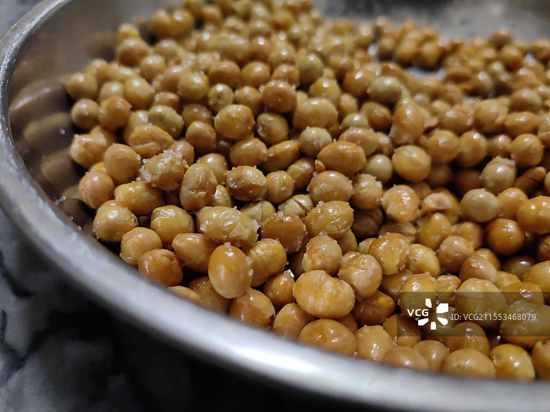 炒黄豆图片素材
