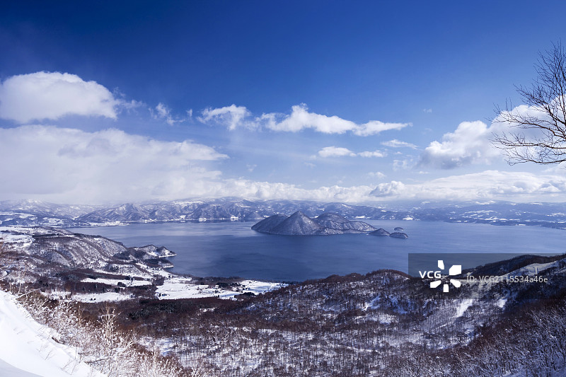 Lake Toya in winter图片素材