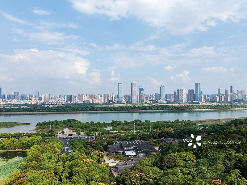 航拍长沙橘子洲头湘江两岸江景城市天际线图片素材