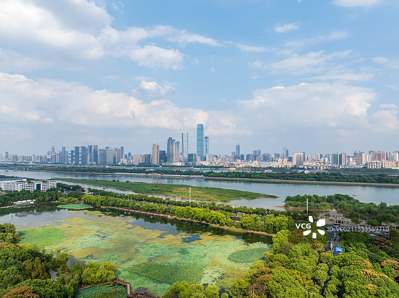 航拍长沙橘子洲头湘江两岸江景城市天际线图片素材