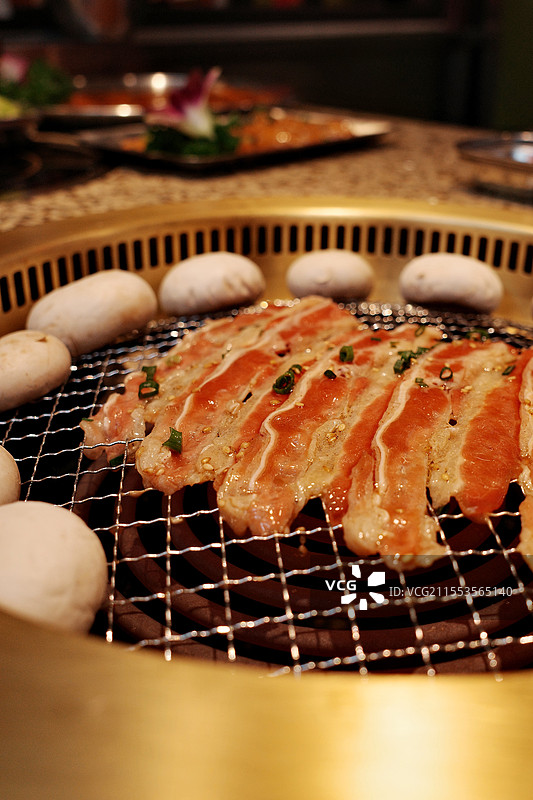 北京韩国烤肉餐厅烤牛肉图片素材