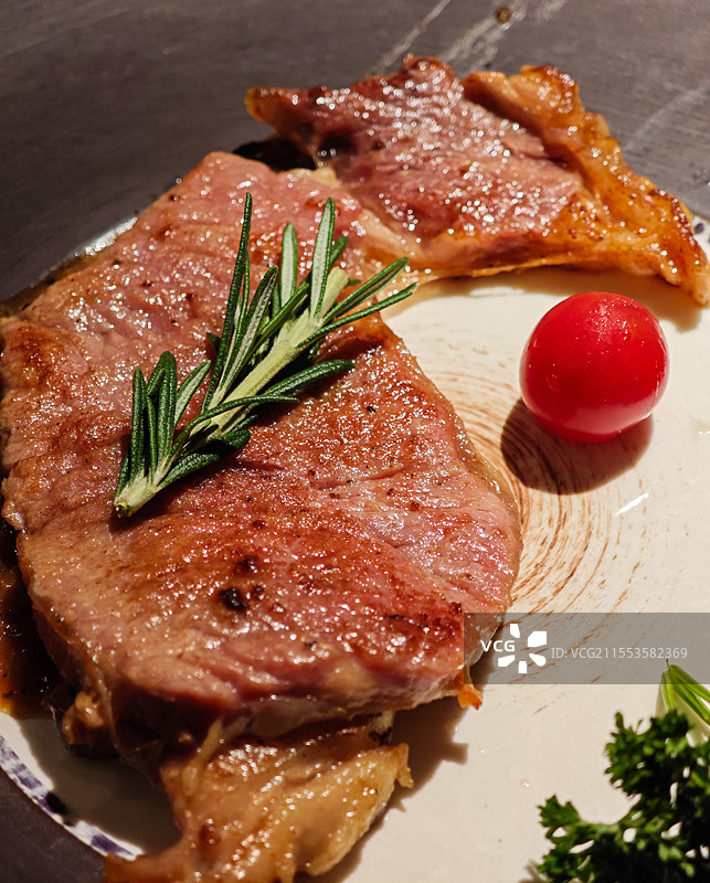 煎好的牛排图片素材