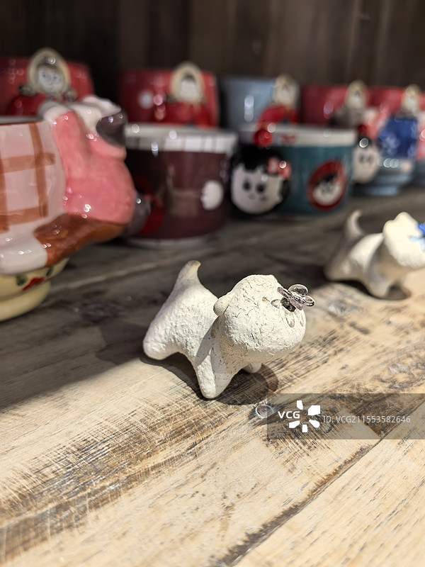 景德镇陶瓷小狗图片素材