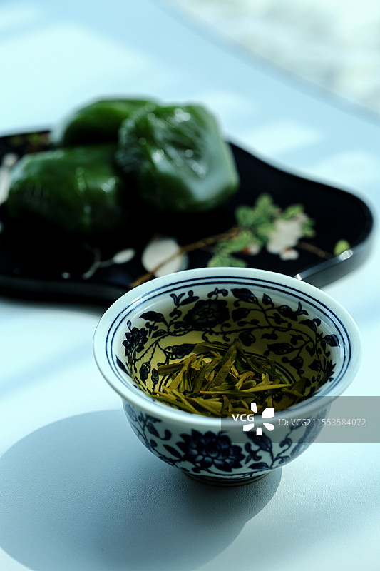 龙井明前茶和青团图片素材