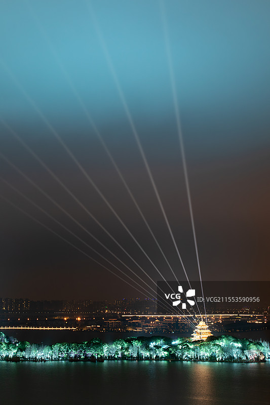 苏州金鸡湖桃花岛紫氤阁夜景图片素材