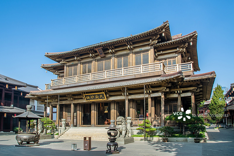 香积寺 杭州 大圣紧那罗王殿 拱墅区 佛堂 佛殿 寺庙 传统佛教建筑 大兜路历史街区 铜制建筑 黄铜图片素材