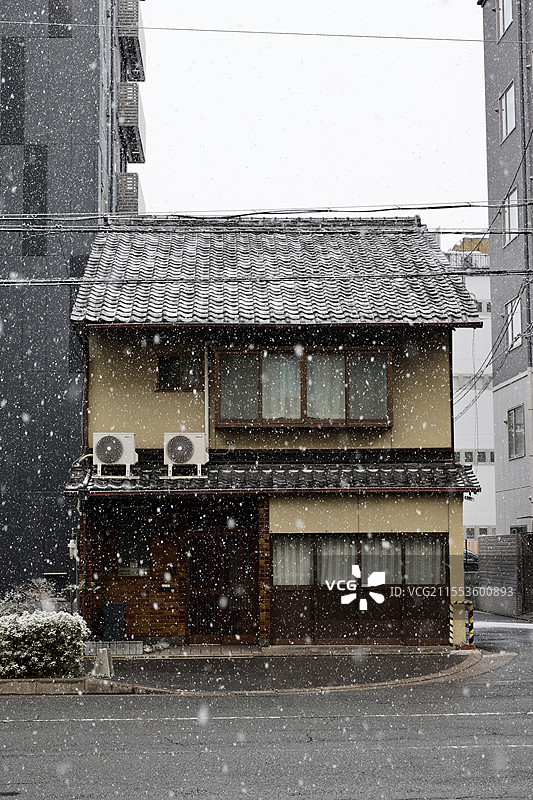 雪中老屋图片素材