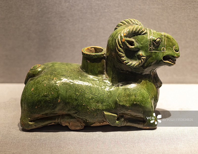 绿釉陶卧羊尊 西汉  项城市出土 河南博物院图片素材