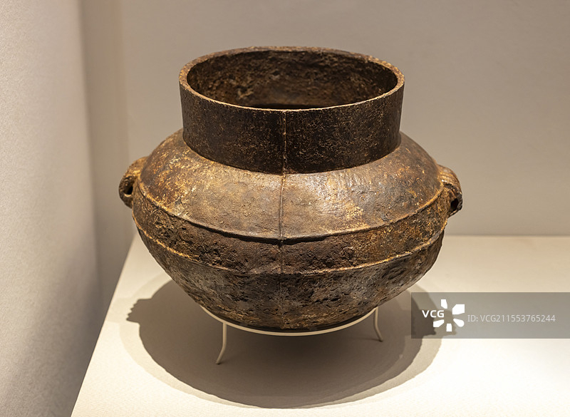 弦纹双耳铁釜 东汉 万州大坪墓群出土重庆三峡移民纪念馆图片素材