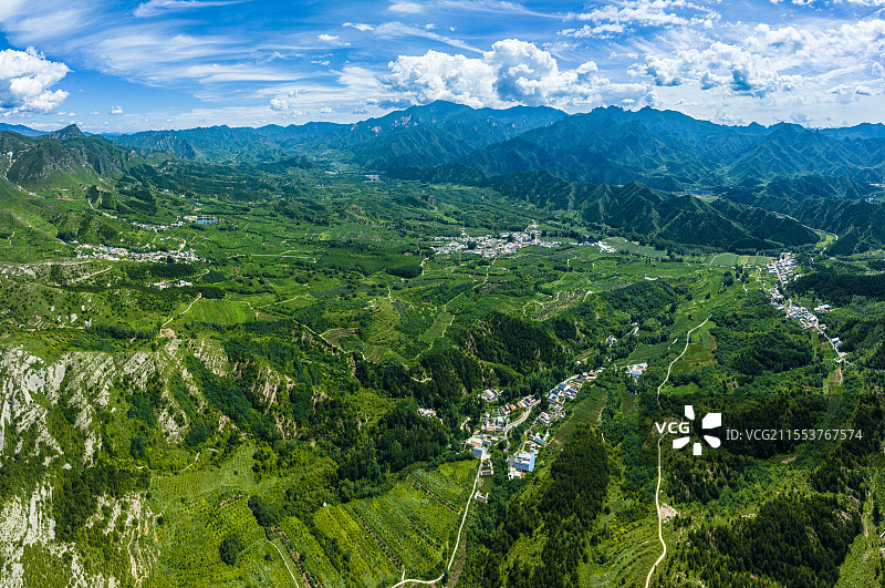 北京市密云区雾灵山积雨云自然景观图片素材