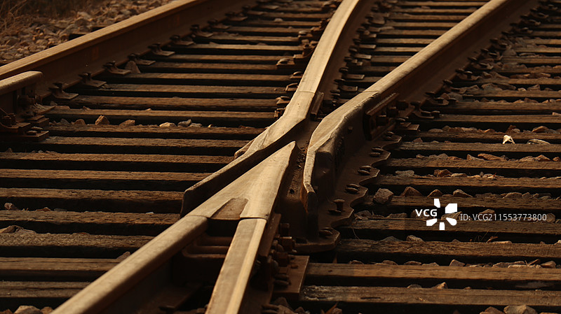 歧路:铁路道岔（废弃铁路无安全隐患）图片素材