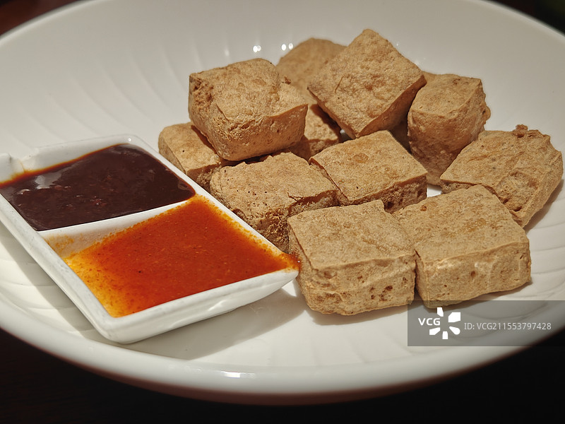 煎臭豆腐图片素材