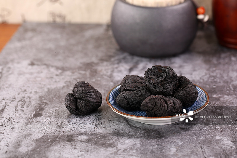 中医传统健康滋补中药材熟地图片素材