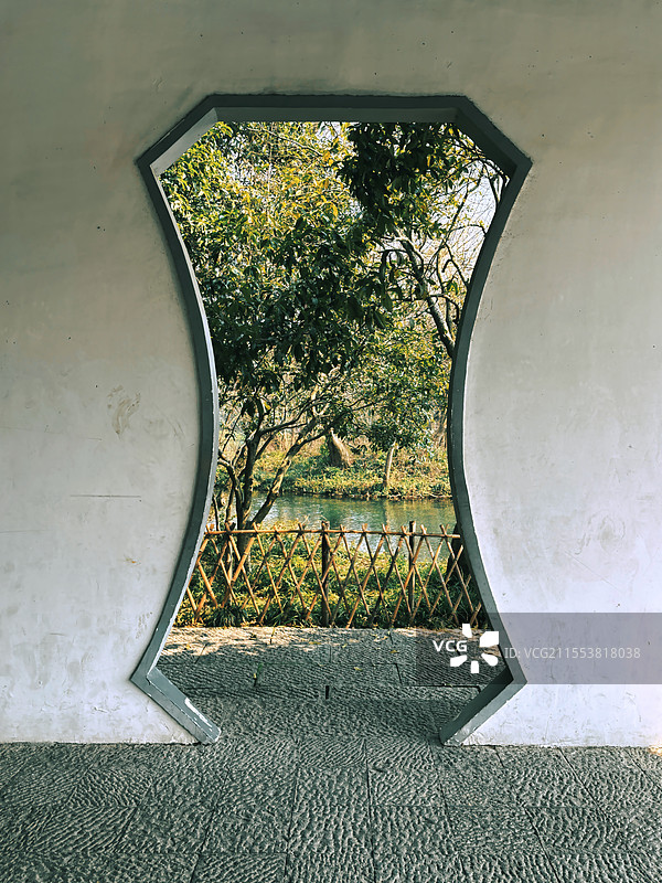 浙江 杭州 早春 园林 门 窗图片素材