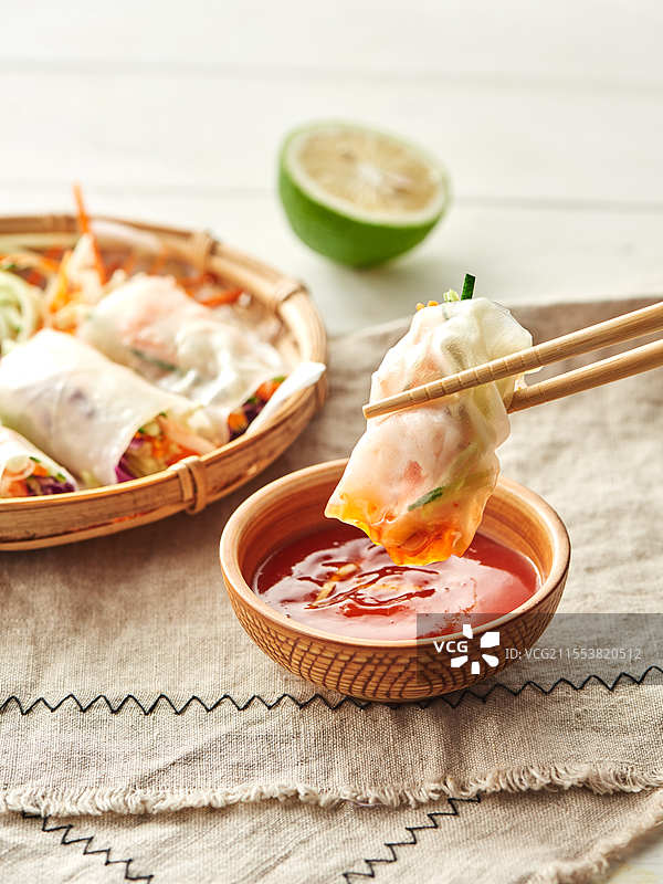 越南美食小吃 越南春卷图片素材