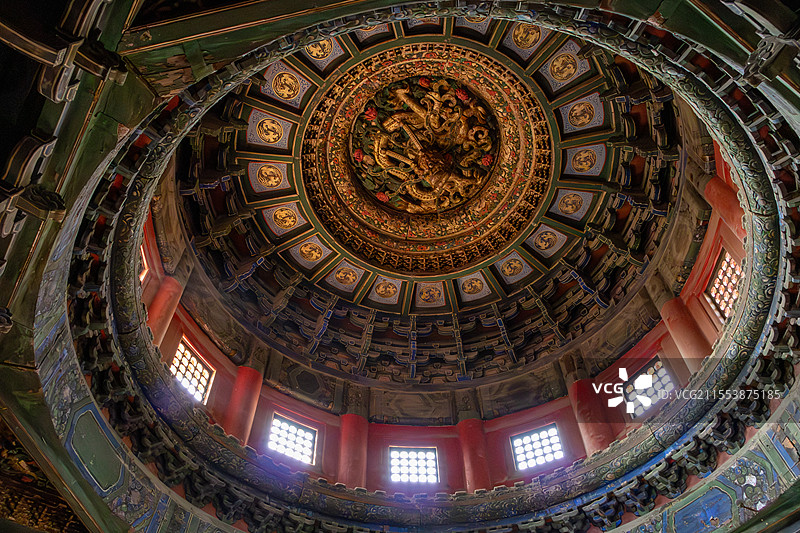 北京故宫万春亭龙纹藻井图片素材